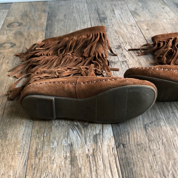 Lauren Conrad mid calf fringe moccasin boots - Picture 4 of 4